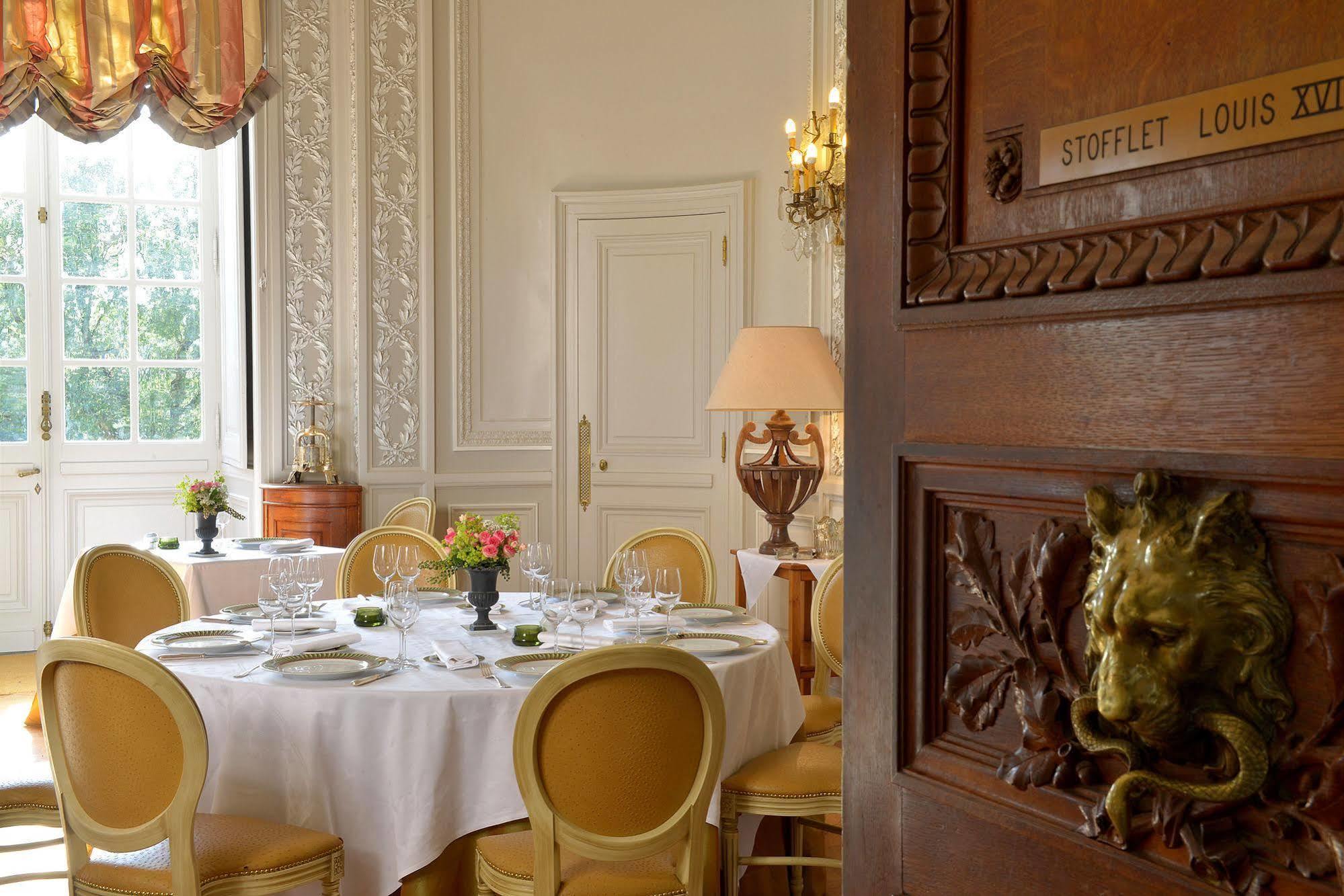 Chateau Colbert Maulévrier Esterno foto